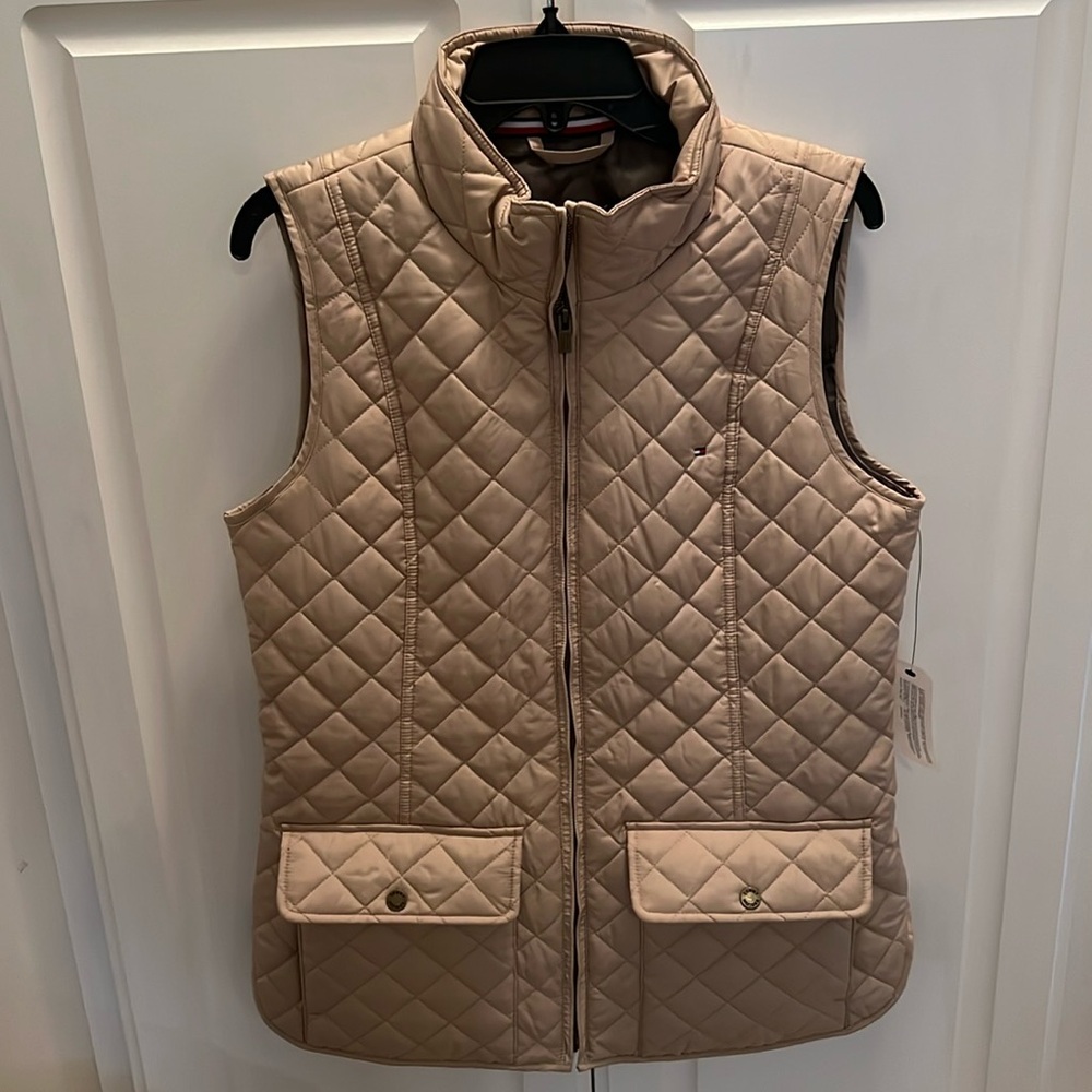 NWT Tommy Hilfiger - Quilted Vest, Size M